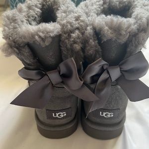 Uggs like new size 9